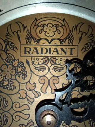 Reloj de pared Radiant