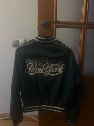 Chaqueta Bomber Verde Bershka Mujer