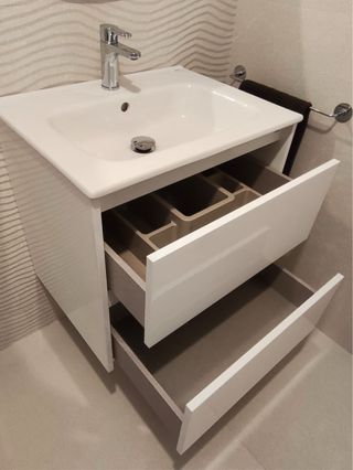 Mueble de baño ROCA suspendido con lavabo