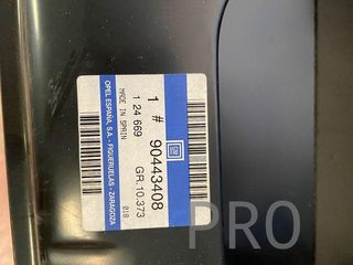 Opel corsa A puerta trasera derecha ref: 90443408