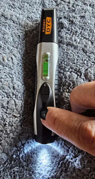 Destornillador DYC con nivel