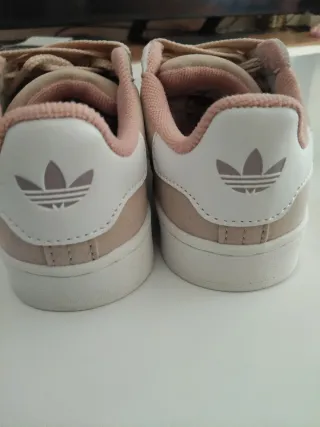 Zapatillas Adidas niña beige y rosa
