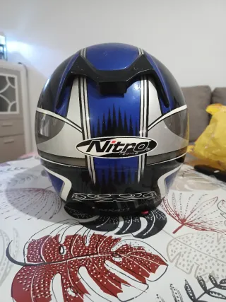 Casco de moto Nitro azul y negro