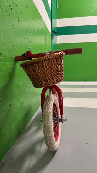 Bicicleta de equilibrio Banwood roja