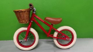 Bicicleta de equilibrio Banwood roja