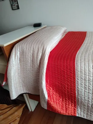 Colcha individual con diseño moderno