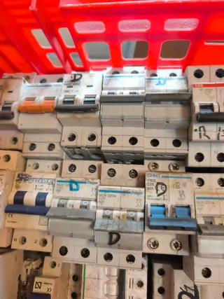 Lote material eléctrico interruptores automáticos