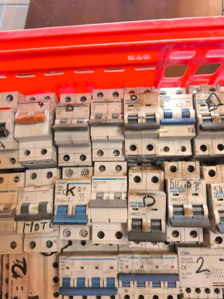 Lote material eléctrico interruptores automáticos