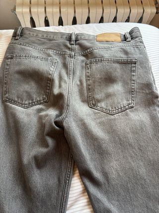 Pantalones vaqueros grises Zara Talla 38