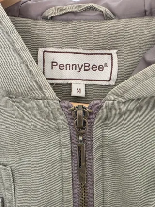 Chaqueta verde con capucha talla M