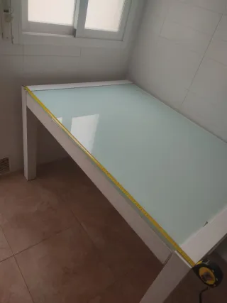 Mesa extensible cristal y madera