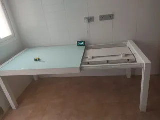 Mesa extensible cristal y madera