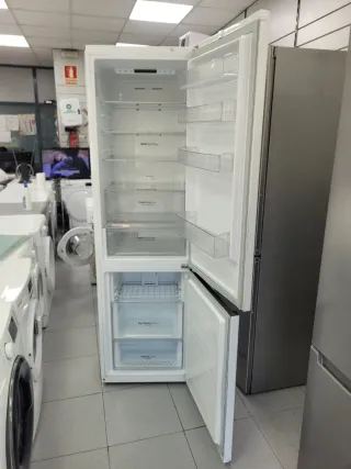 Nevera Combi 2,Cm LG + Garantía Con Entrega