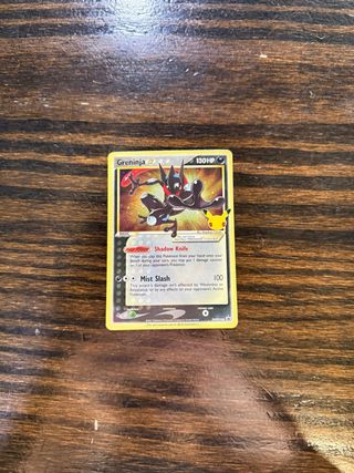 NM GRENINJA GOLDSTAR - INGLES