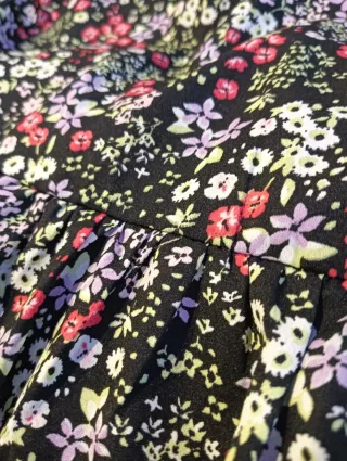 Vestido de verano floral negro