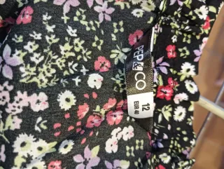 Vestido de verano floral negro