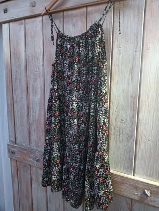 Vestido de verano floral negro