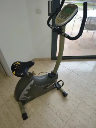 Bicicleta Estática BH Fitness Rhyno ProAction