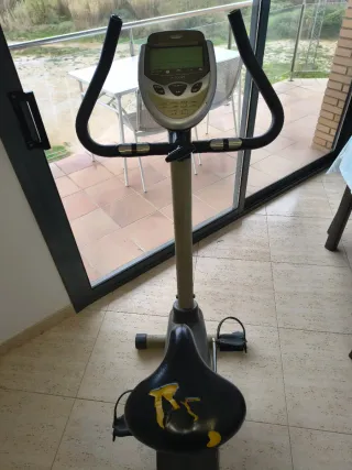 Bicicleta Estática BH Fitness Rhyno ProAction