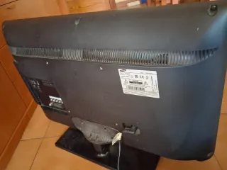 Televisión Samsung Negra Poco Usada