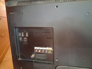 Televisión Samsung Negra Poco Usada