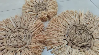 Decoración de pared de yute y ratán