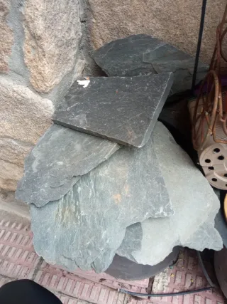 Piedras de granito y pizarra jardin