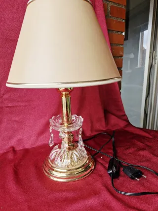 Lámpara de mesa cristal y dorado