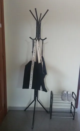 Perchero pie negro + zapatero 3 estantes