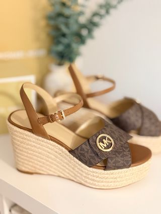 Sandalias Cuña Michael Kors Marrón y Dorado