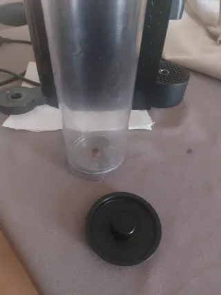 Cafetera DeLonghi Negra..pierde agua