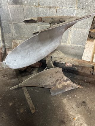 Arado con volteo para tractor