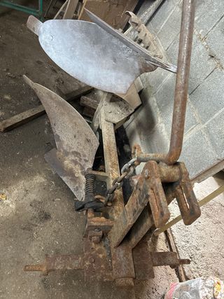 Arado con volteo para tractor