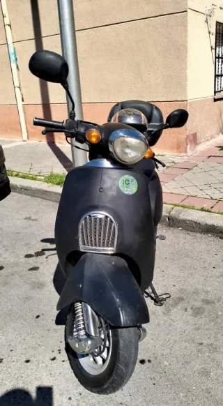Moto Scooter 125cc Daelim besbi