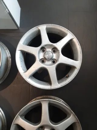 Llantas Toyota Yaris TSport 15 J15*5 1/2 JJ 99-05
