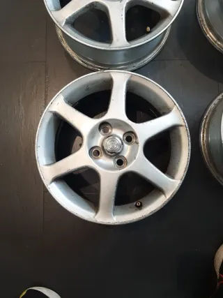 Llantas Toyota Yaris TSport 15 J15*5 1/2 JJ 99-05