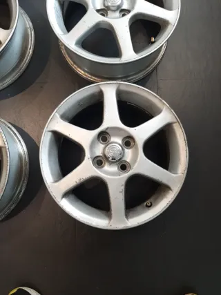 Llantas Toyota Yaris TSport 15 J15*5 1/2 JJ 99-05