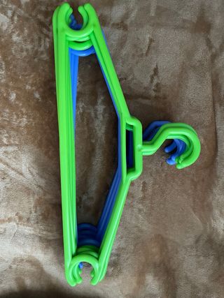 10 Perchas Plásticas Resistentes Azul y Verde