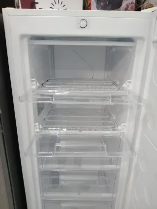 Congelador Vertical Benavent 143x55