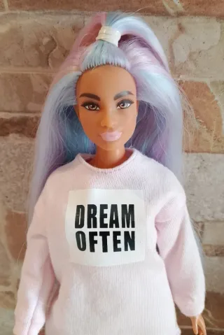 Barbie Curvy Unicornio