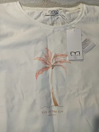 Camiseta blanca con palmera