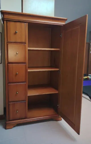 Armario de madera maciza (1° de 4)