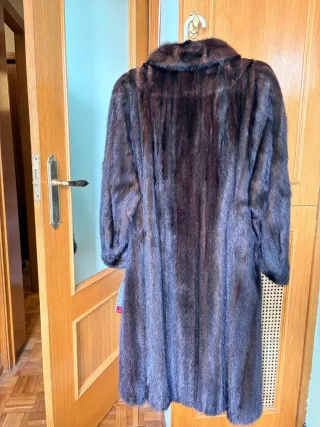 Abrigo de piel marrón