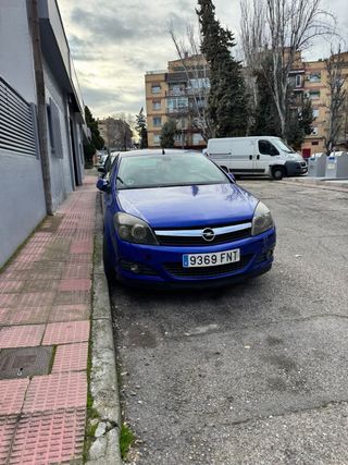 Opel Astra TwinTop 1.9 CDTI 150 CV