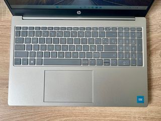 Excelente Portátil HP15 2025