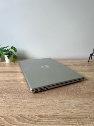 Excelente Portátil HP15 2025