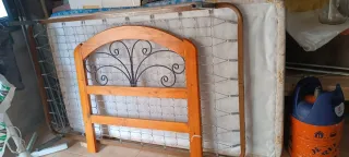 Cabezal madera y forja 90cm + somier+ colchón
