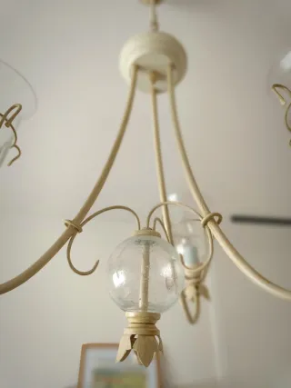 Lámpara forja y cristal color marfil