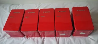 Lata da collezione di birre di diverse marche