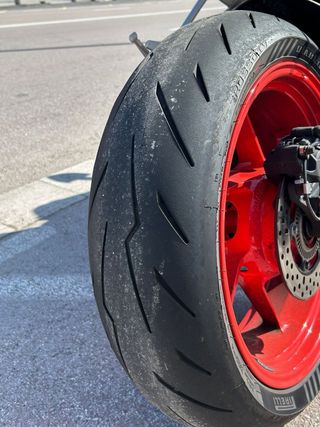 Aprilia RS 660 Amarilla